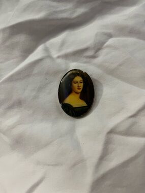 Victorian Portrait Oval Cameo Brooch